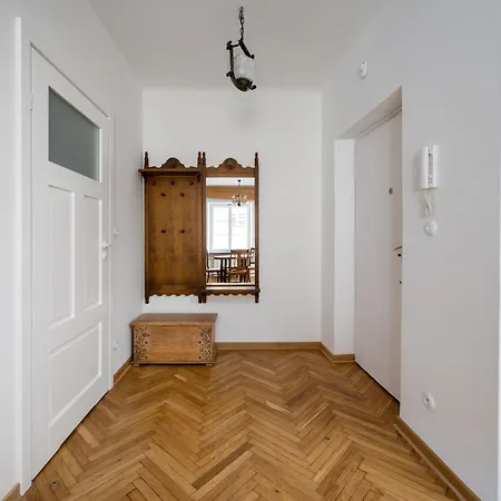 Lägenhet Jezuicka Charming By Bookinghost *