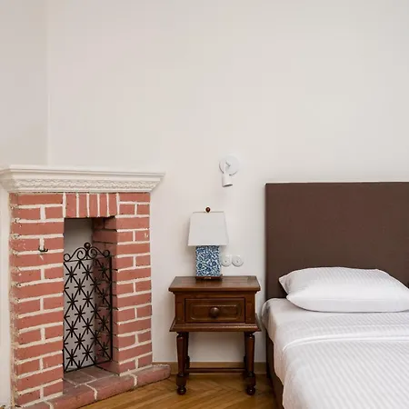 Jezuicka Charming By Bookinghost *