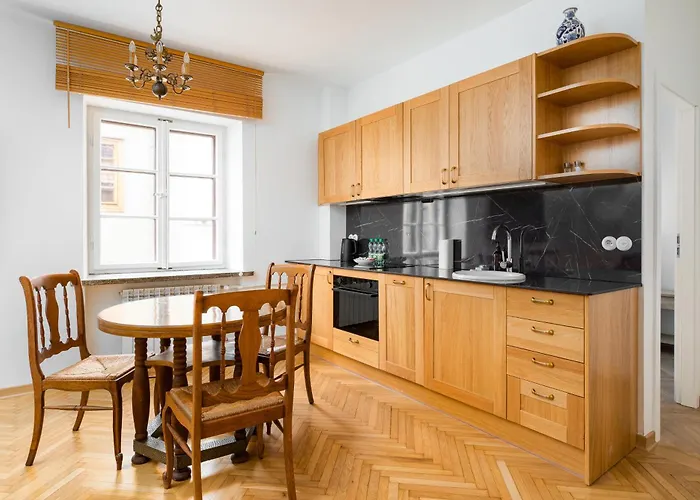 Jezuicka Charming By Bookinghost * Βαρσοβία