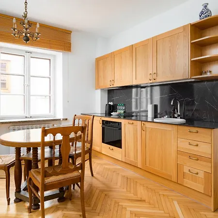 Jezuicka Charming By Bookinghost * Varsavia